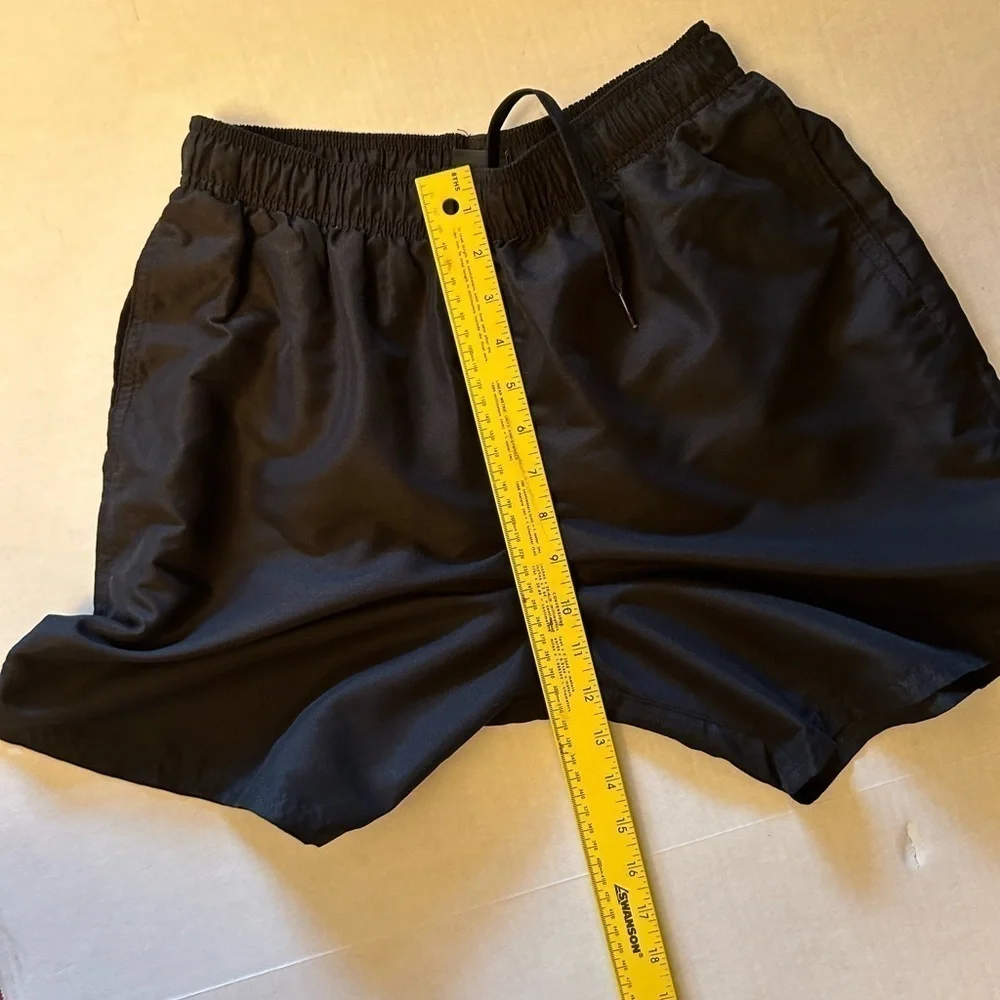 Nike‎ mesh inner lining classic swim black shorts w/hand pockets Sz-M. Z15